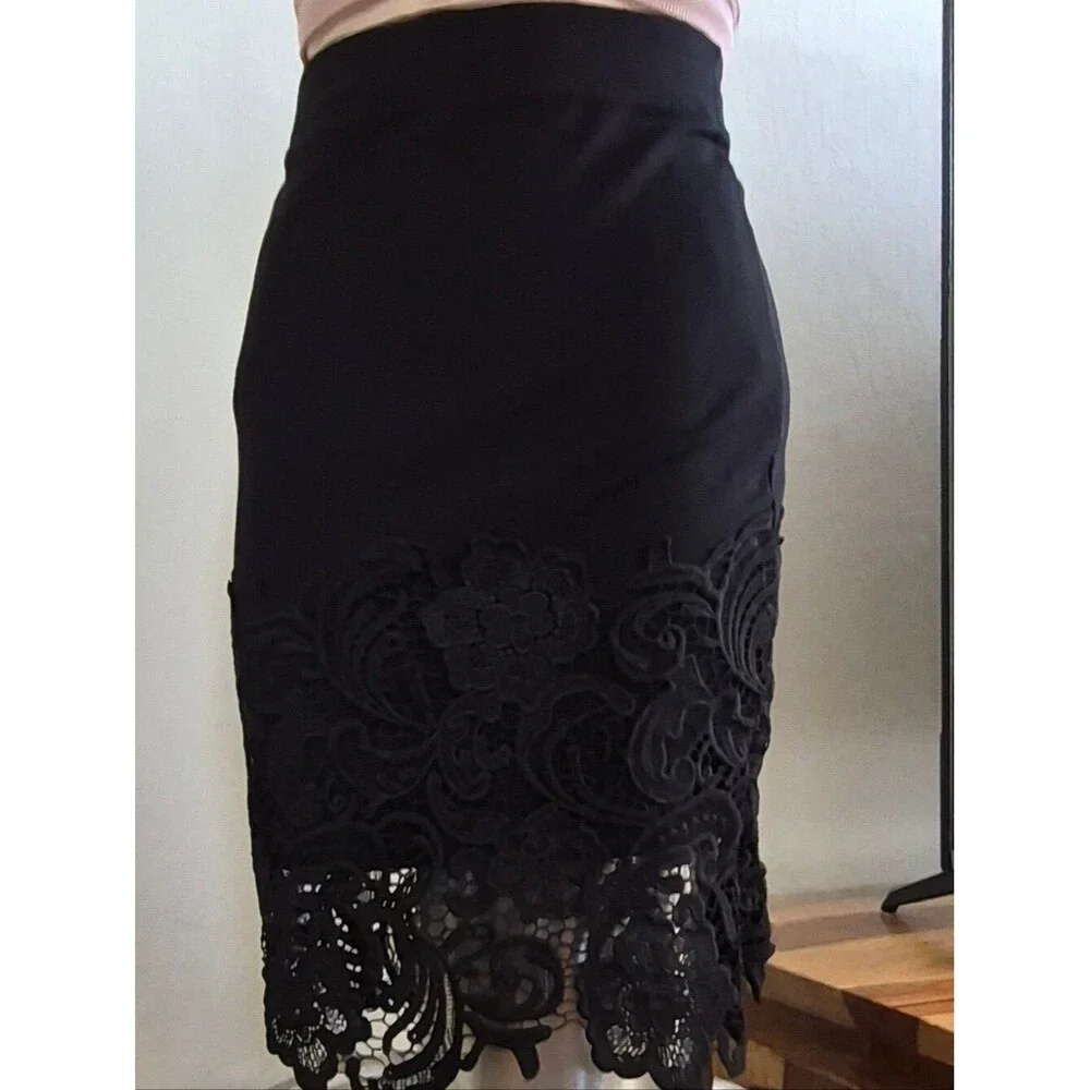 Haute Monde, Embroidery Stretchy Skirt with elastic waist band Sz S/M